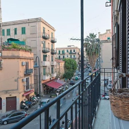 La Casuzza Del Borgo - Porto - Politeama Apartment Palermo Bagian luar foto