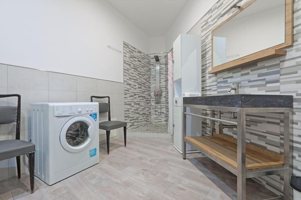 La Casuzza Del Borgo - Porto - Politeama Apartment Palermo Bagian luar foto
