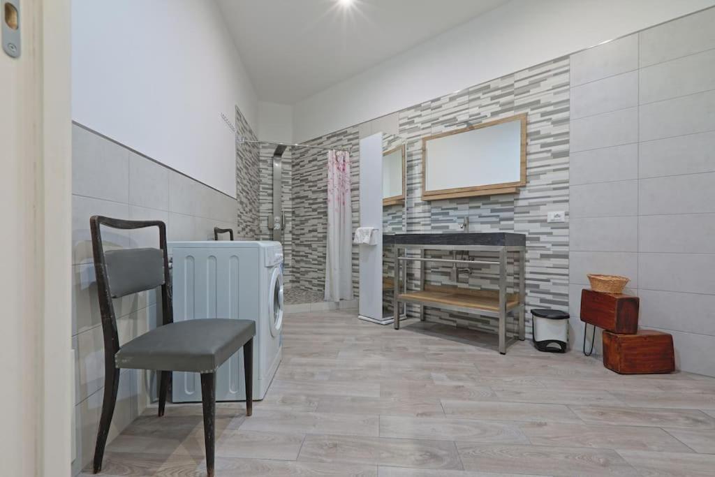 La Casuzza Del Borgo - Porto - Politeama Apartment Palermo Bagian luar foto