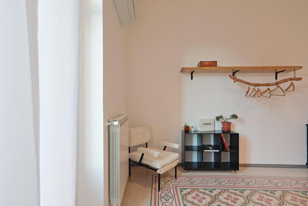 La Casuzza Del Borgo - Porto - Politeama Apartment Palermo Bagian luar foto