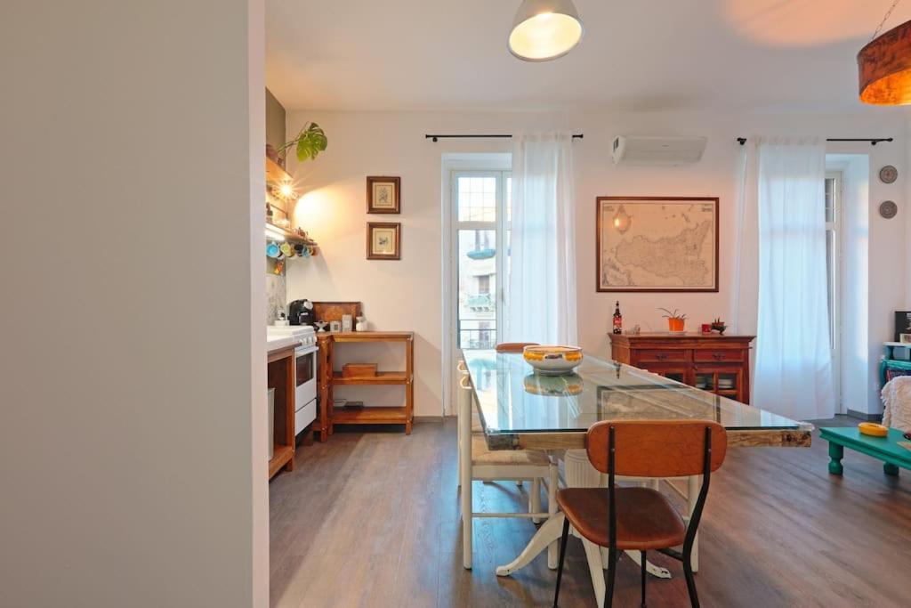 La Casuzza Del Borgo - Porto - Politeama Apartment Palermo Bagian luar foto