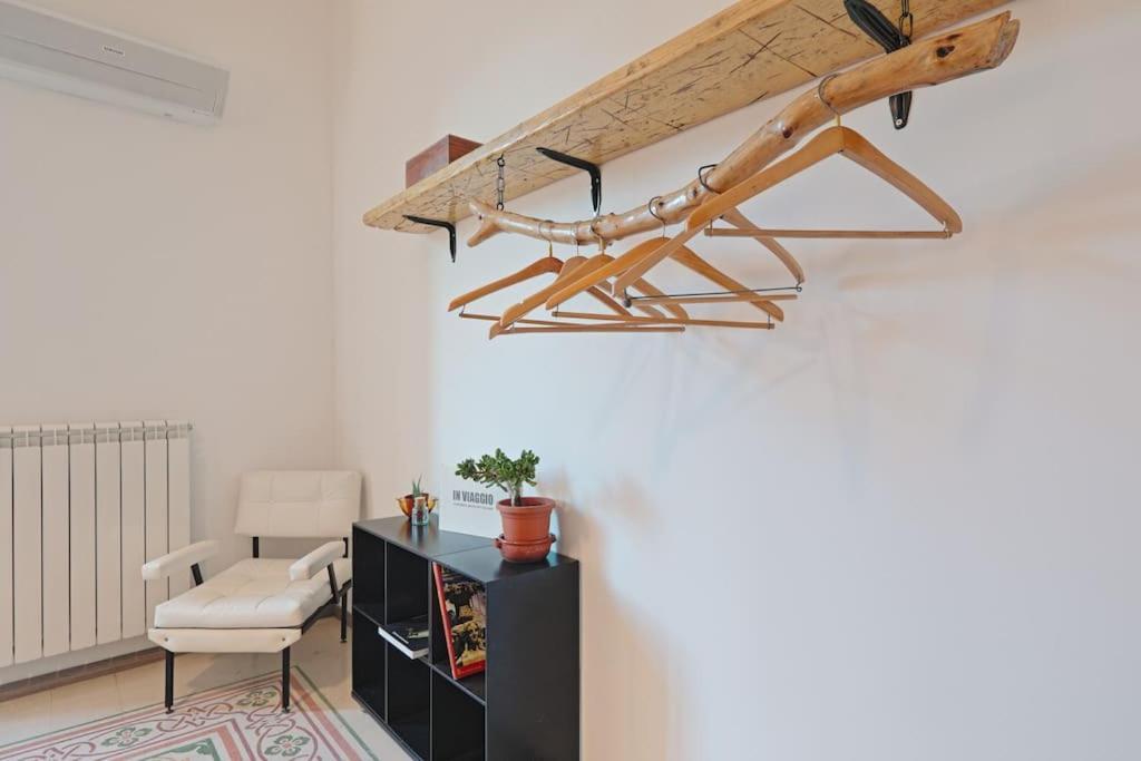La Casuzza Del Borgo - Porto - Politeama Apartment Palermo Bagian luar foto